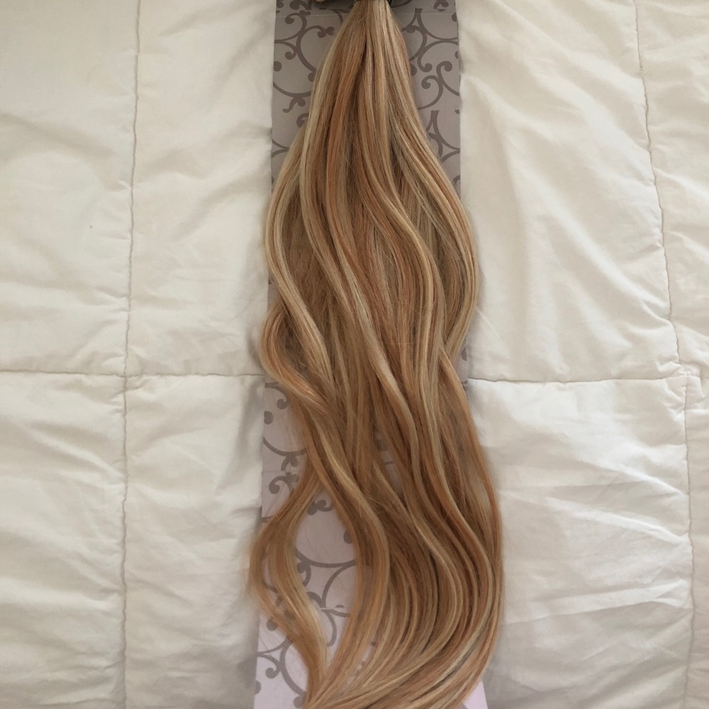 Brand new Blonde 22” Human Hair Extensions